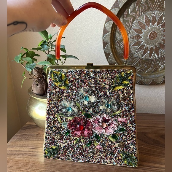 Vintage Handbags - Vintage 60s Floral Tapestry Colorful Evening Bag Lucite Handle Beaded Flowers 9